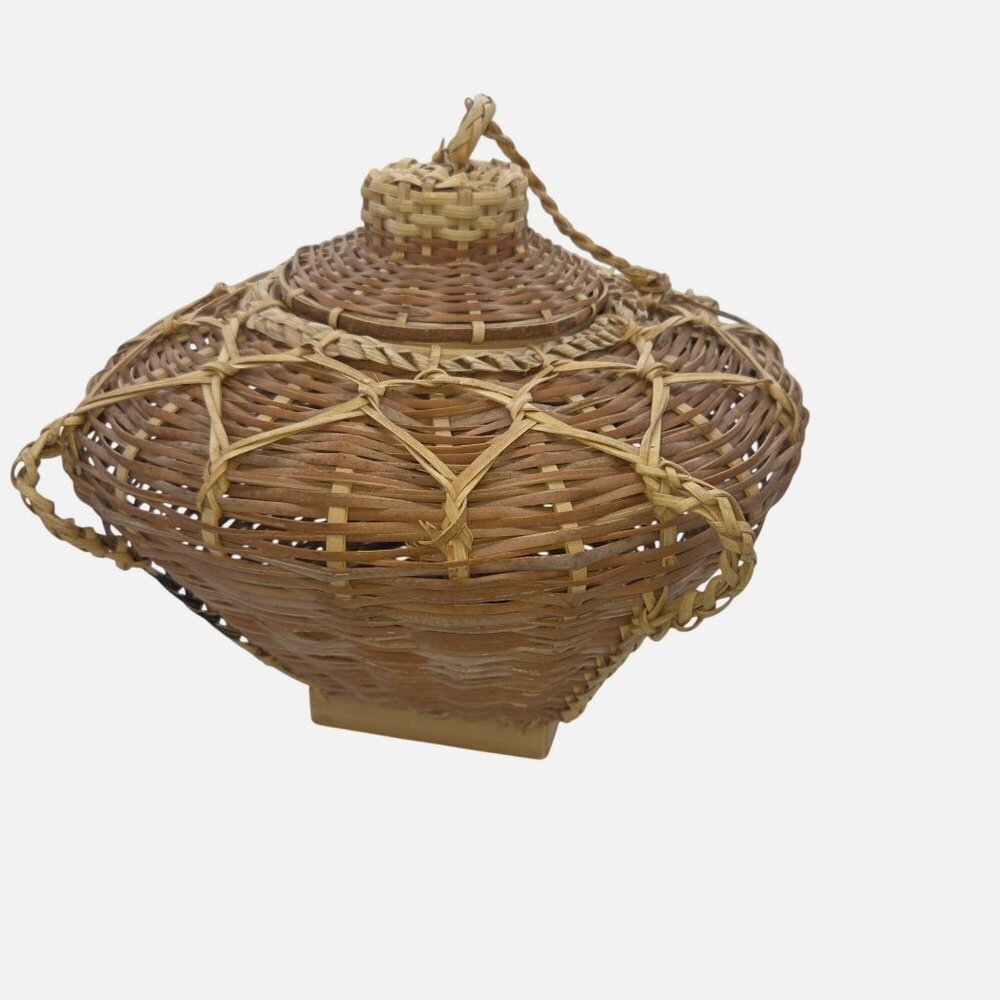 Antique Handmade, Lidded Woven Wicker Basket Wicker Folk Art HG2